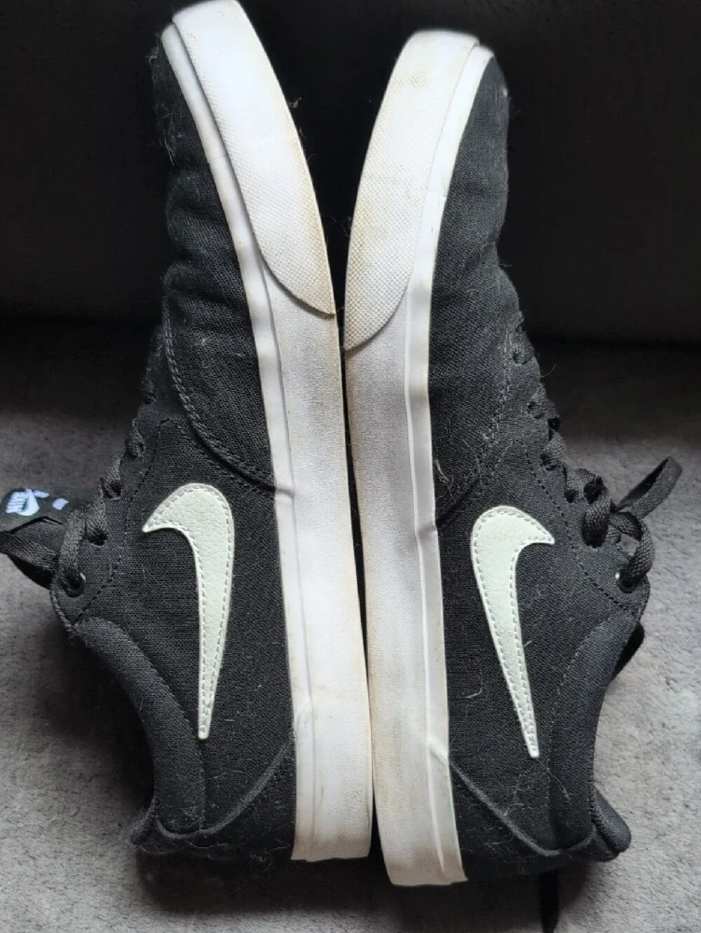Nike Men’s Black & White Canvas Skate Sneakers